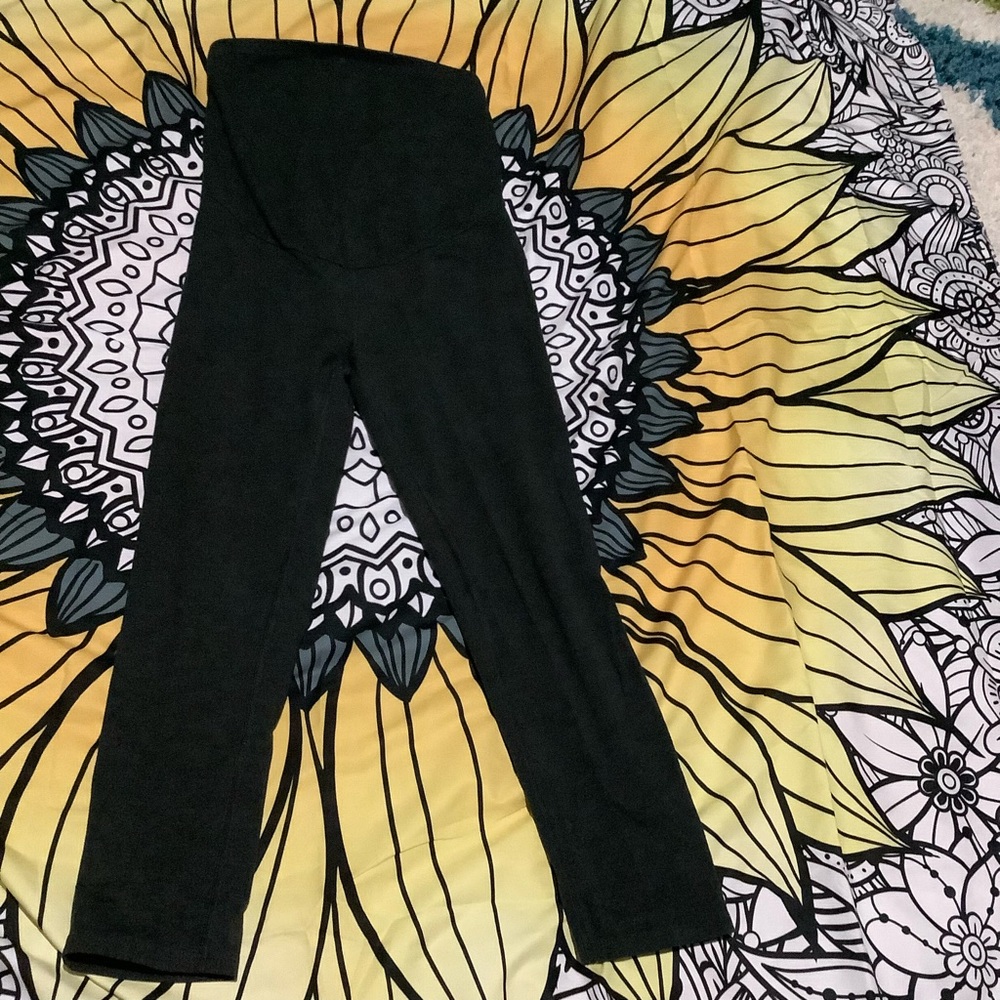 Maternity cropped leggings